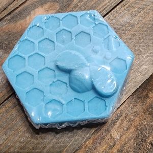Frosted Juniper Honeycomb Soaps